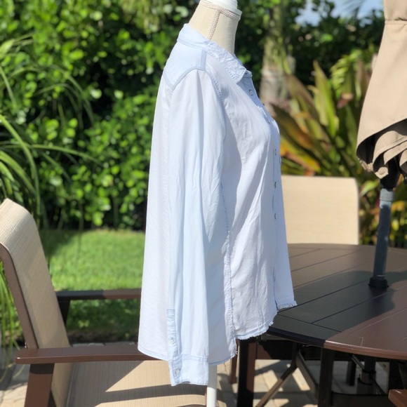 DL1961 PREMIUM MERCER & SPRING CHAMBRAY FRAYED ACCENT BUTTON UP SHIRT MEDIUM EUC - Picture 5 of 16